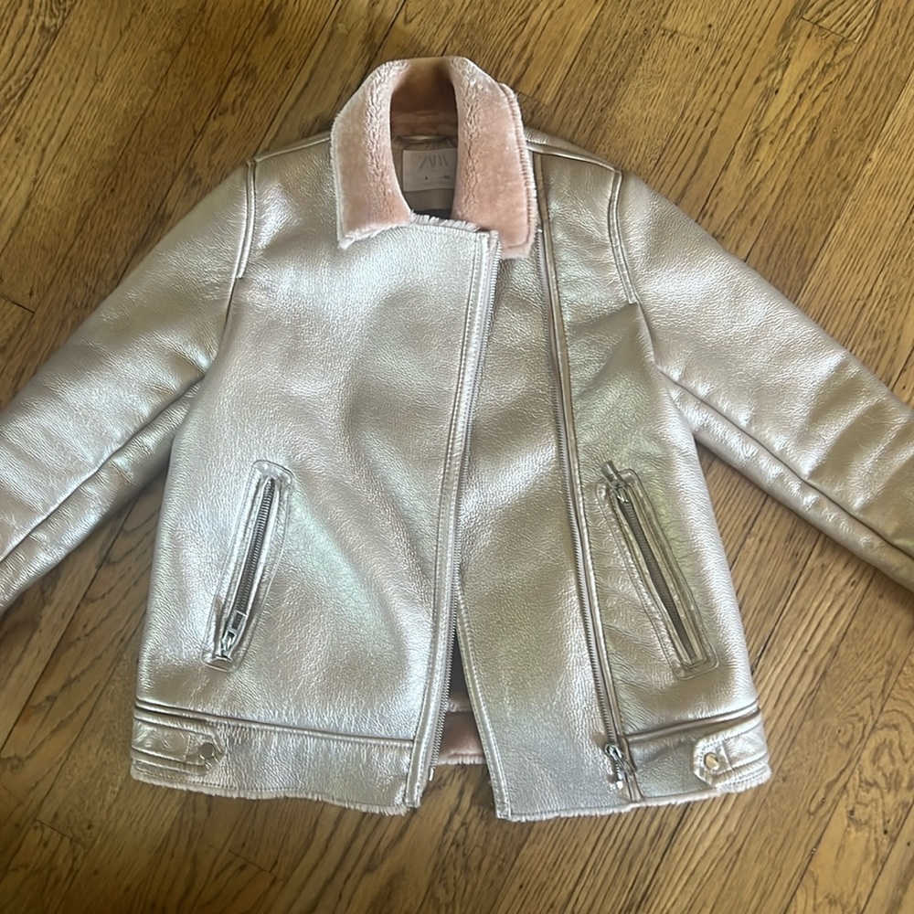 Kids gold coat with faux fur